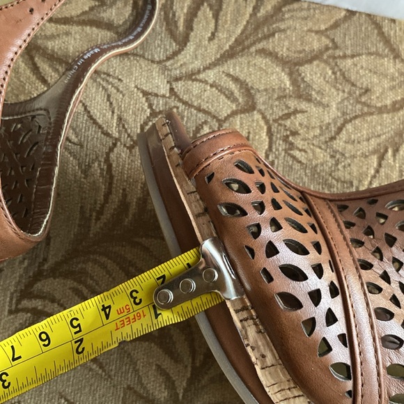 Connie NAKITA Cork Wedge woman’s sandal shoe tan brown leather upper size 7.5 🌹 - Picture 13 of 17